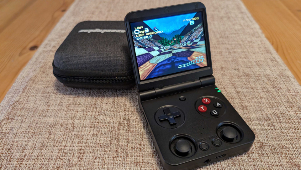 Miyoo Flip V2 Review - A dose of handheld Nintendo nostalgia
