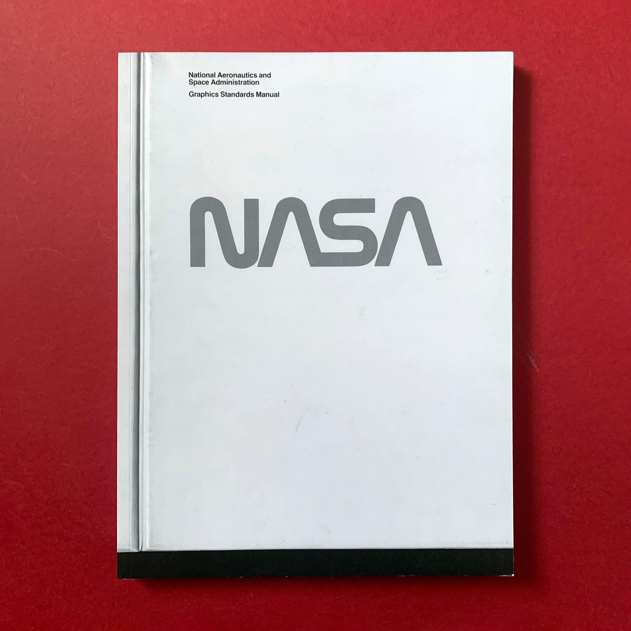 NASA Graphics Standards Manual (French edition) – The Print Arkive