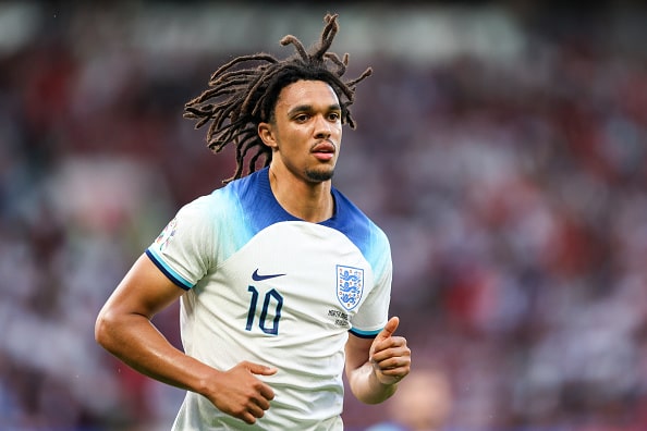 私がクロップならトレントを中盤に」 イングランド代表で“MF”になった