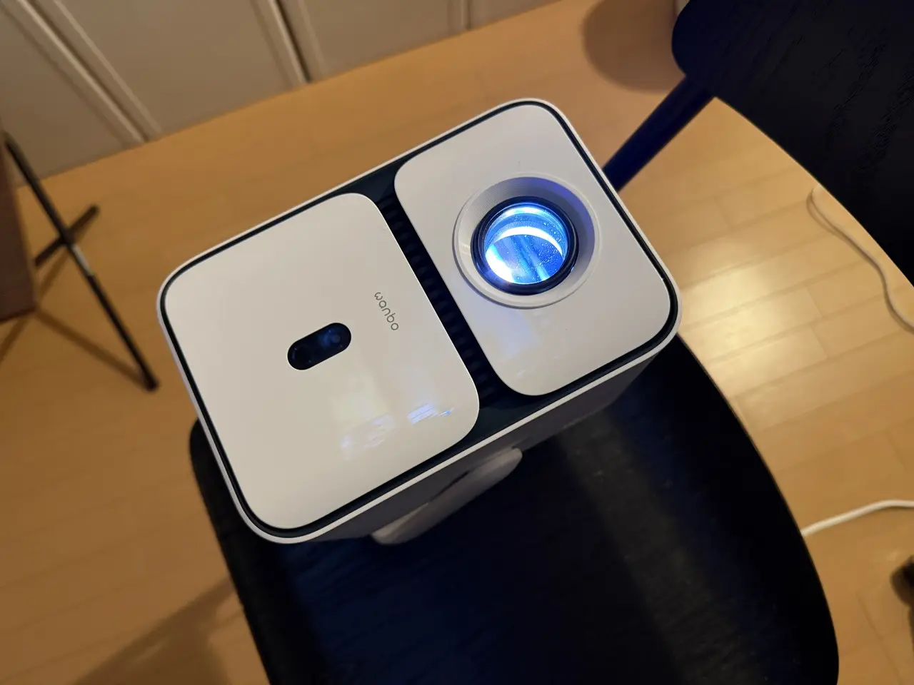 Wanbo T2 Ultra』レビュー、Android TV 11.0搭載、天井投影も可能な