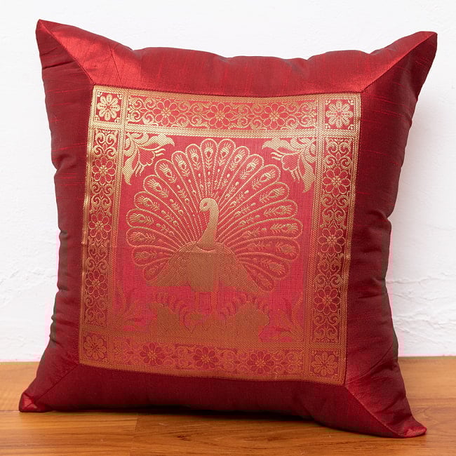 金糸入りのインド伝統柄クッションカバー 駱駝と孔雀 の通販