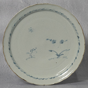 染付野花蝶文輪花皿 - 佐藤もも子 作家もの器 | zakka土の記憶
