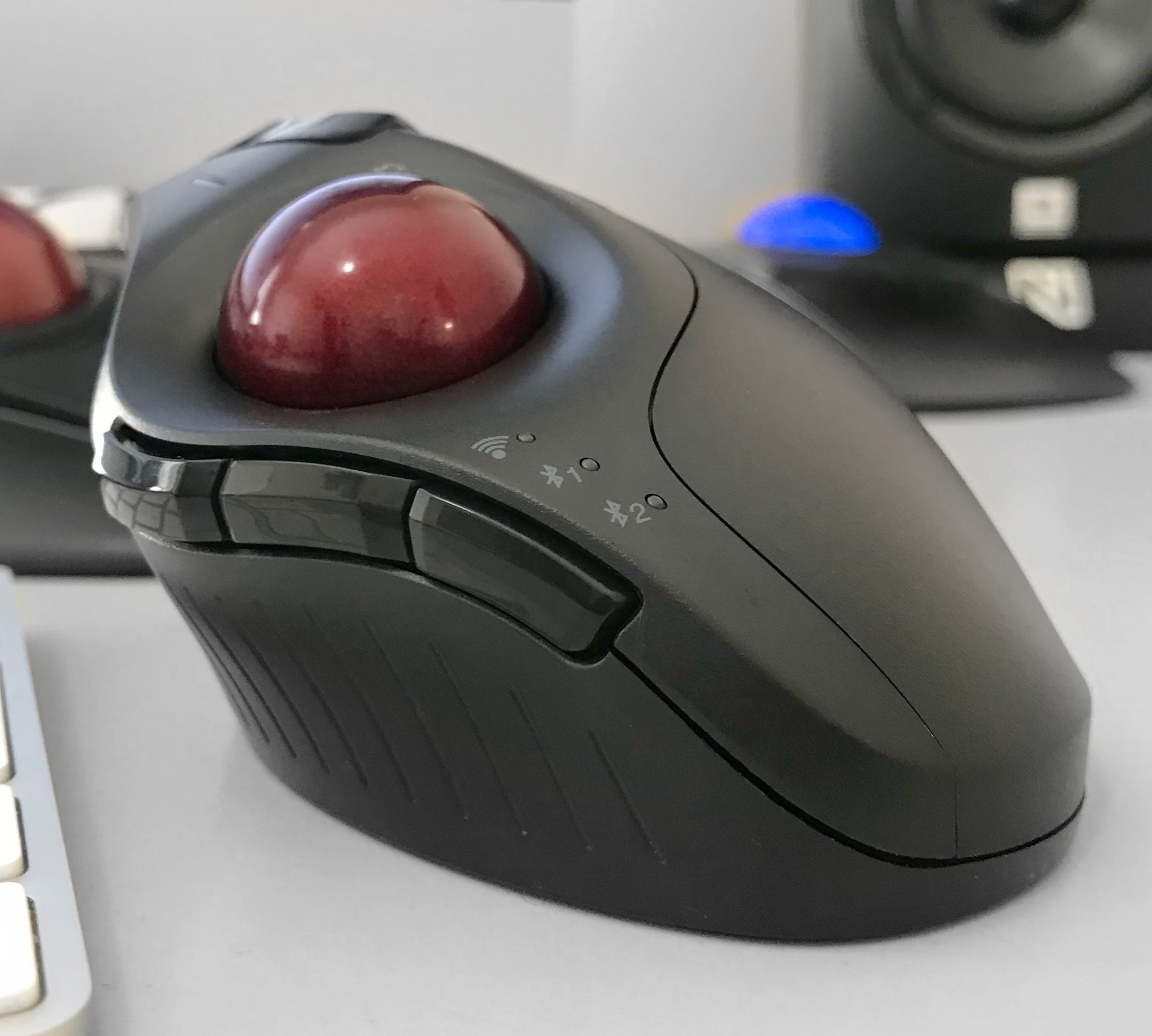 Kensington Pro Fit Ergo Vertical Wireless Trackball - Trackball