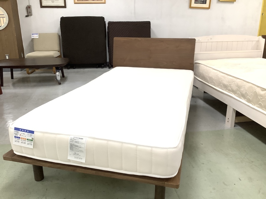 無印良品 ベッドフレーム・シングル・ウォールナット材・すのこ仕様が