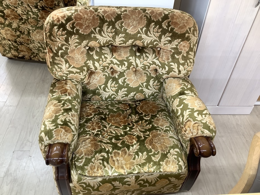 Karimoku（カリモク）の金華山シングルソファーが入荷しました