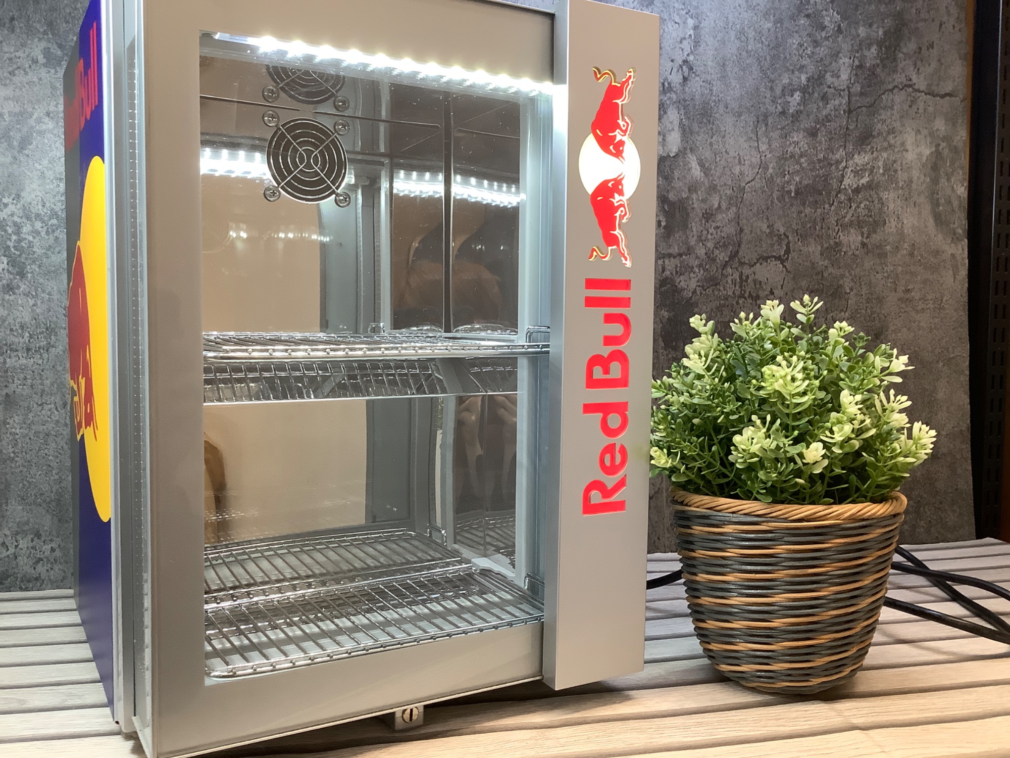 Red Bull (レッドブル)1ドア ショーケース冷蔵庫をご紹介！！】｜2025