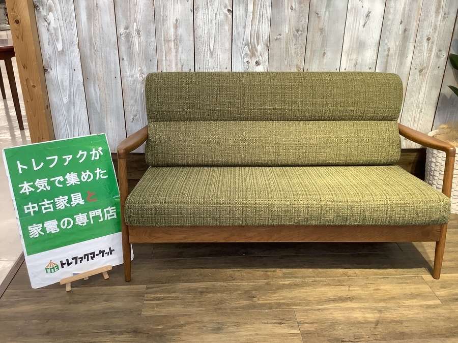 東京インテリアオリジナル、オークライフシリーズの2人掛けソファが