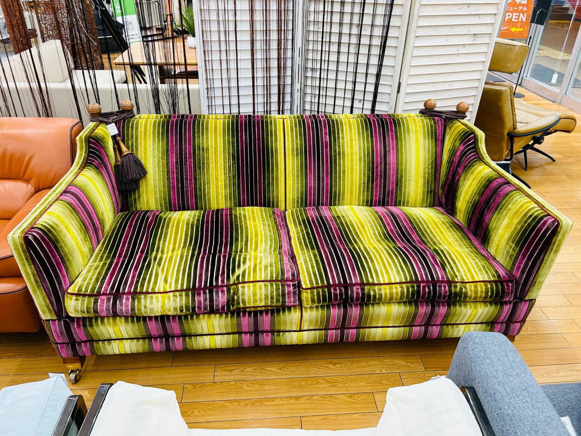 お値段見直しました！ 英王室御用達 DURESTA (デュレスタ) 3人掛け