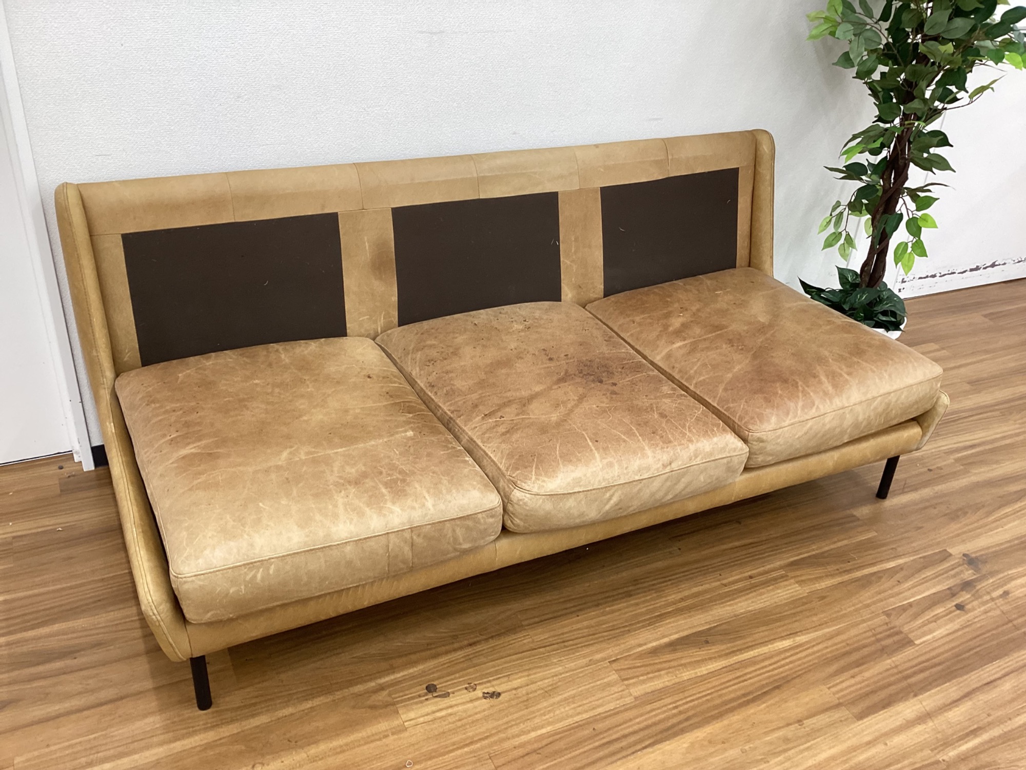 お値段見直しました！ unico（ウニコ）HOXTON （ホクストン）3人掛け