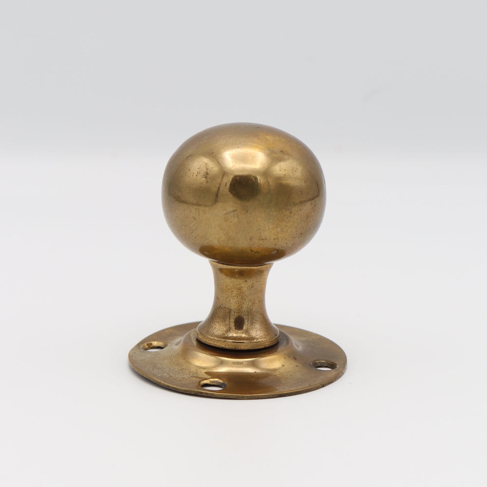 真鍮の質感が素敵♪ アンティーク・真鍮製ドアノブ（2個セット） VC66