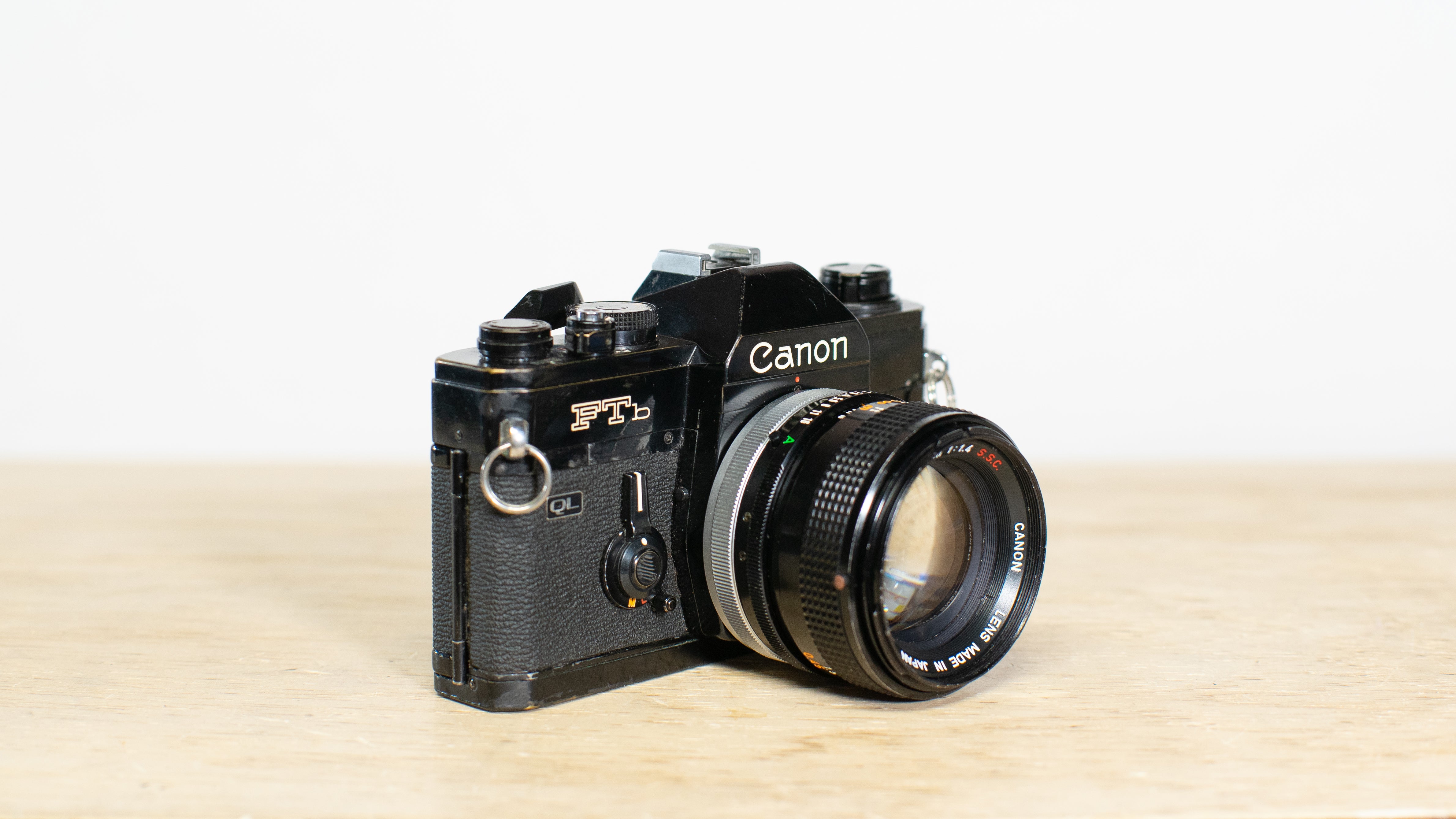 Canon FTb QL 35mm Film Camera – Viejita Vintage