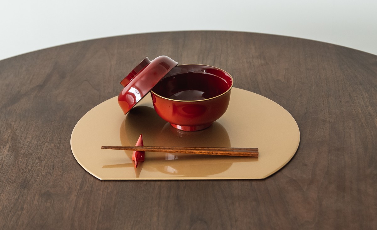 山中塗 半月プレート 金12.0 | 山中塗（山中漆器）オフィシャルサイト