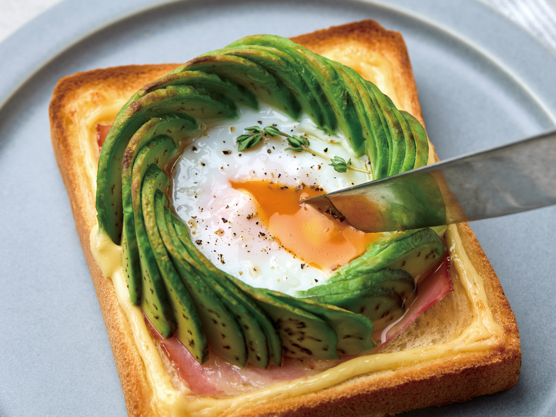 アボカド目玉焼きトースト | YKベーキングカンパニー
