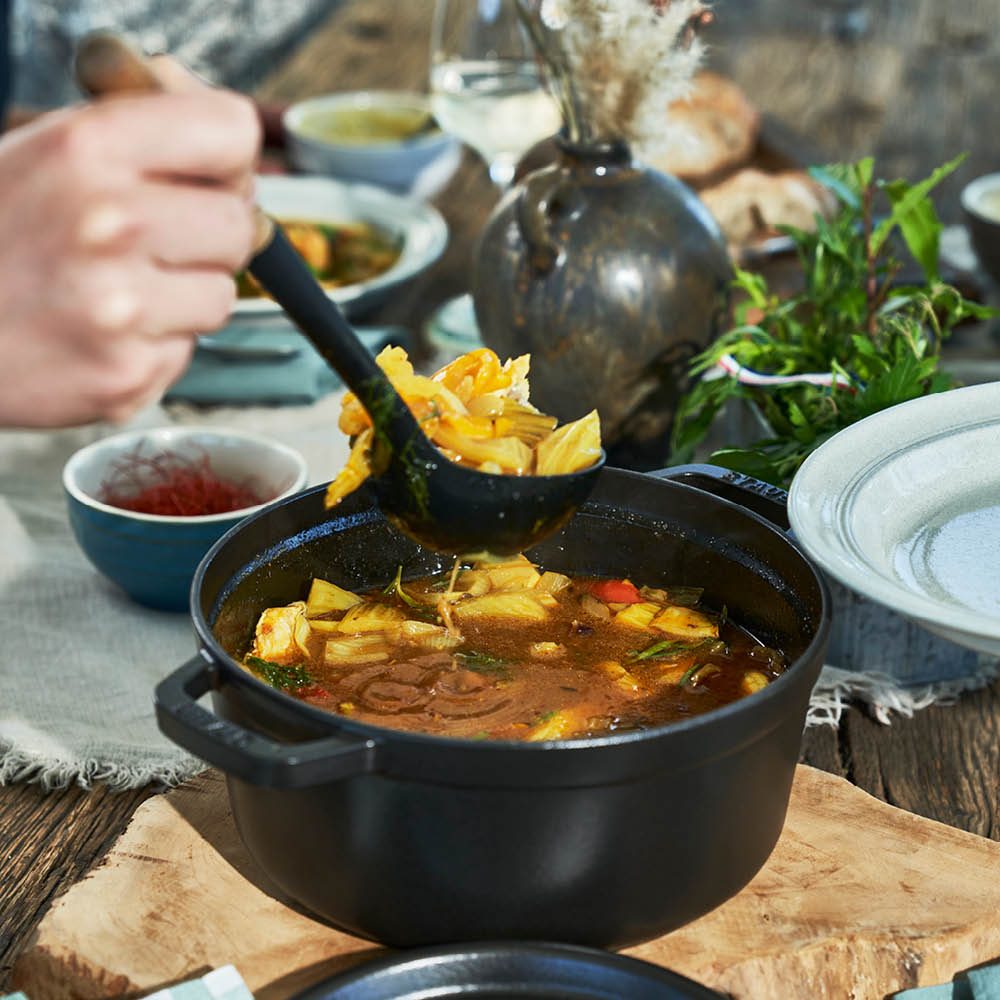 ストウブ 鋳物ホーロー鍋 ピコ・ココット | ツヴィリング公式