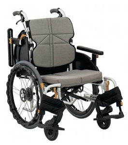 自走用低床車椅子NEXT－50B 背折れ式・肘掛け跳ね上げ・肘掛け