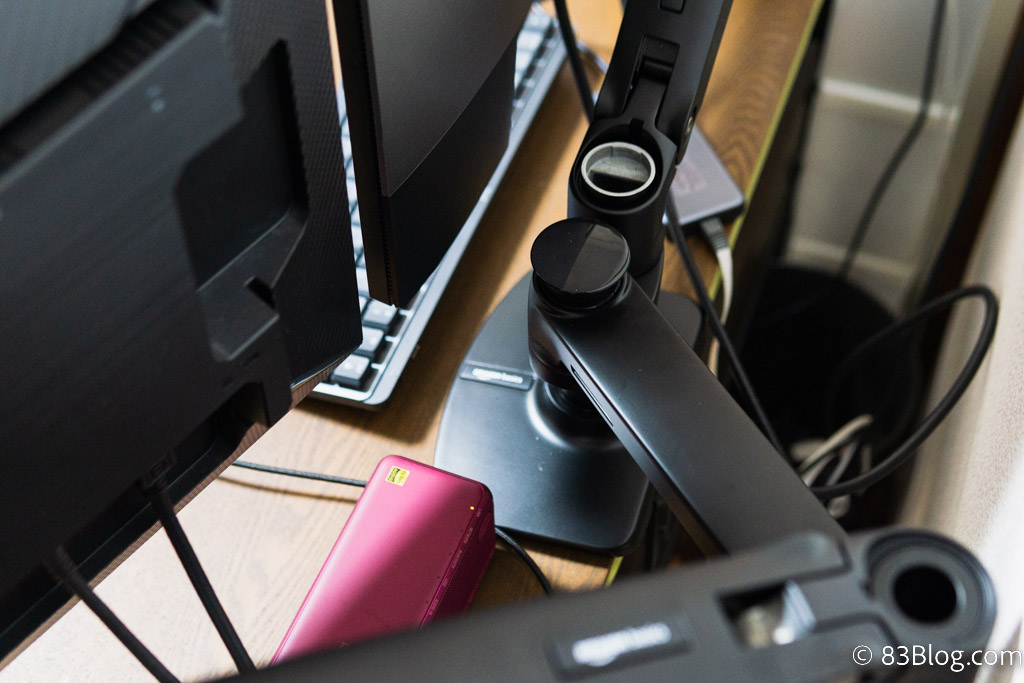 Amazonベーシックのモニターアームを購入。設置の苦労と導入による効果