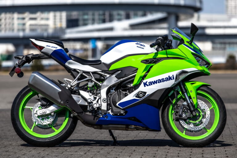 トップガンの赤黒＆ZXRカラー!! カワサキの「ニンジャ」40周年記念