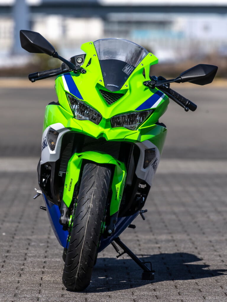 トップガンの赤黒＆ZXRカラー!! カワサキの「ニンジャ」40周年記念