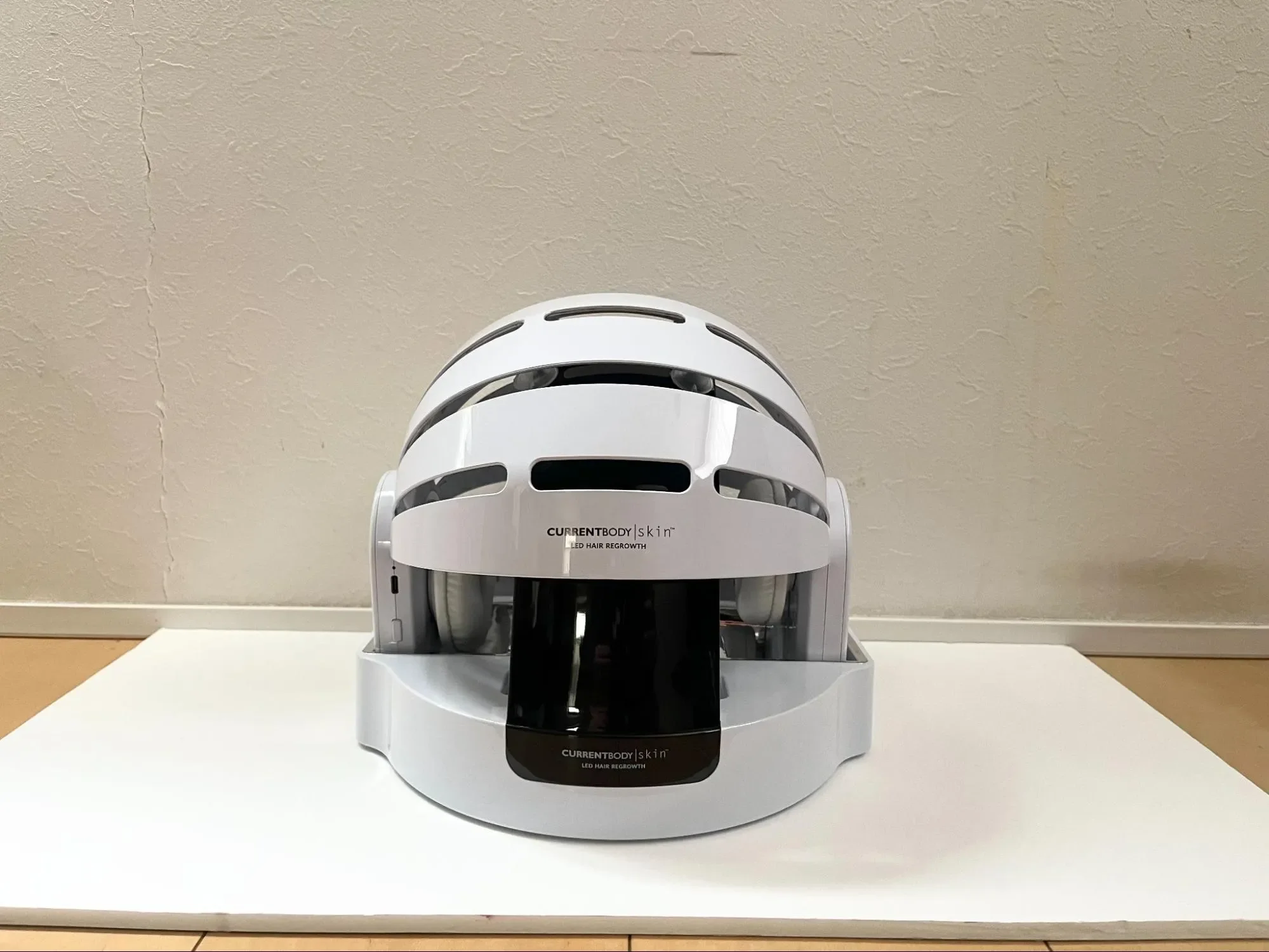 カレントボディのLED頭皮・頭髪ケアデバイスを美容ライターが体験