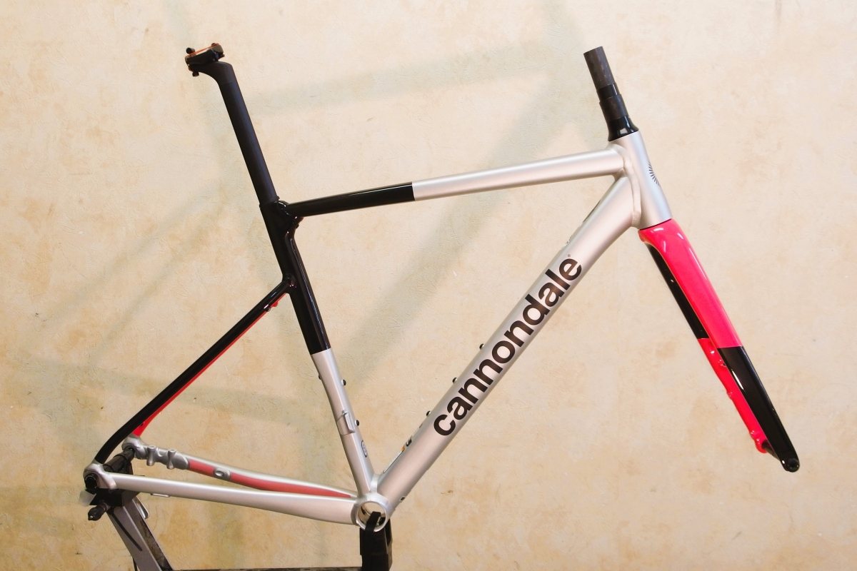 お客様の一台】『超軽量アルミフレーム』に『デュラエースDi2』を移植