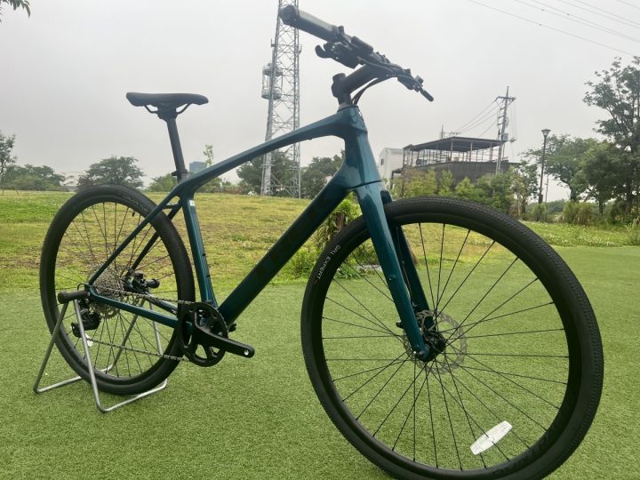 TREK FX 4 アウトレット】一番いいクロスバイク！ なんと、カーボン