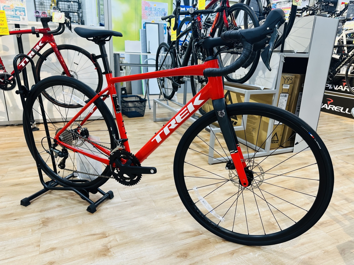 TREK】モデルチェンジ後のDOMANE AL4が入荷しました。鮮やかなレッドが