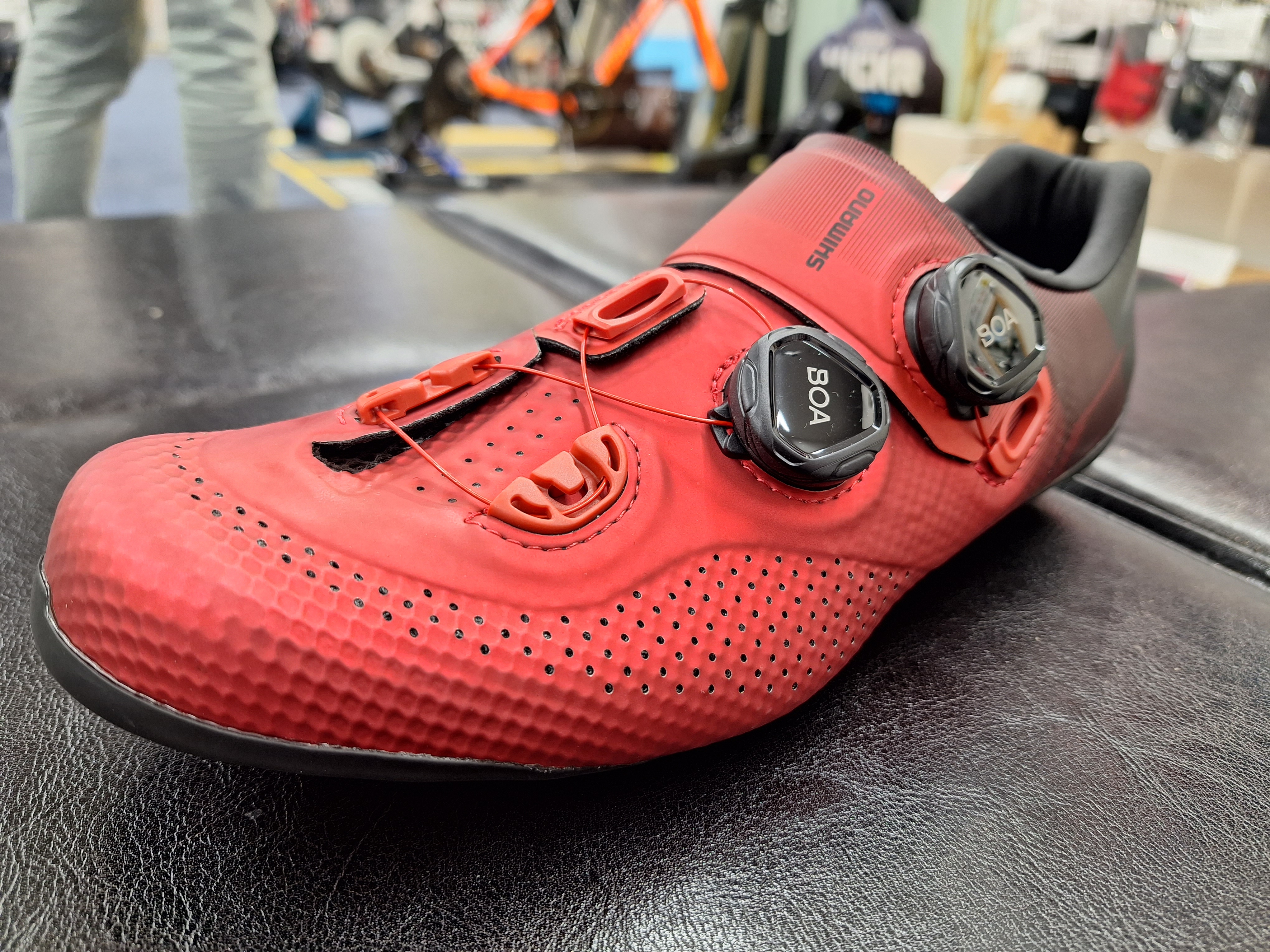 SHIMANO】RC7に新色！クリムゾン登場！店頭で4色ご覧いただけます