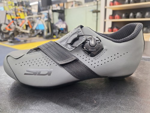 SIDI】新型PRIMAの幅広MEGAモデル入荷！新システムと新デザインと履き