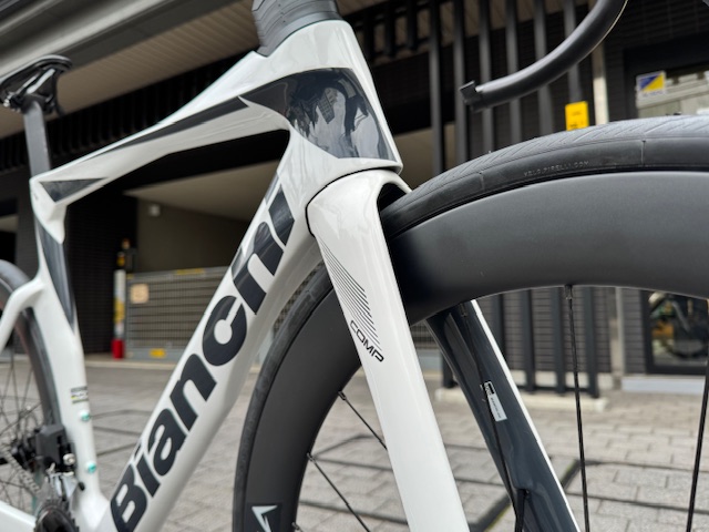 BIANCHI】Di2×カーボンホイールのイタリアンエアロバイクが限定1台限り