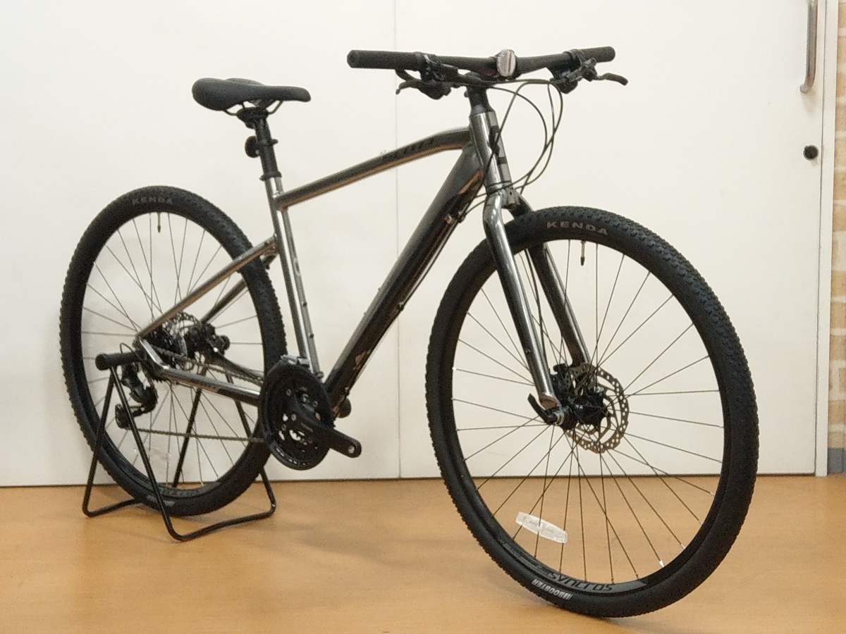 歳末フェア】シルバーカラーのグラベルクロスバイクが歳末フェアで販売