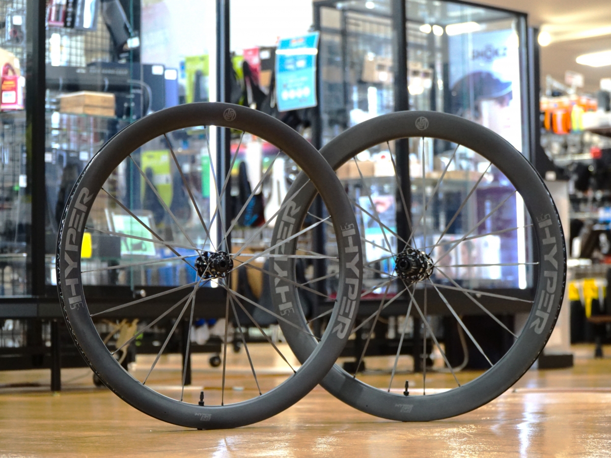 これ噂のカーボンホイール！『Lún HYPER 3.0 D45』初回分がワイズ