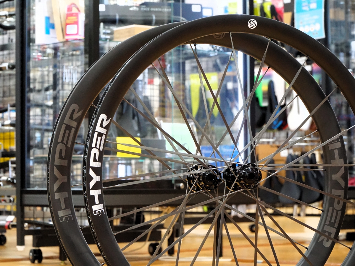 これ噂のカーボンホイール！『Lún HYPER 3.0 D45』初回分がワイズ