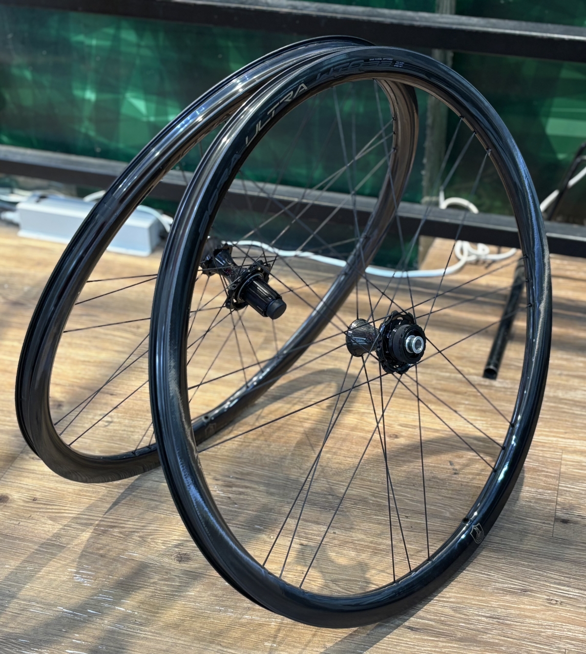 入間タイムセール】カンパニョーロのハイエンドホイールが驚きの価格に