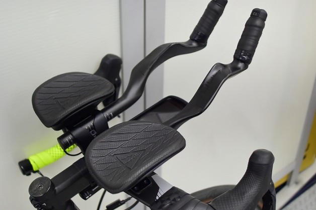 最新仕様！ ロードバイクのエアロ化 DHバー取り付けカスタム | Y's