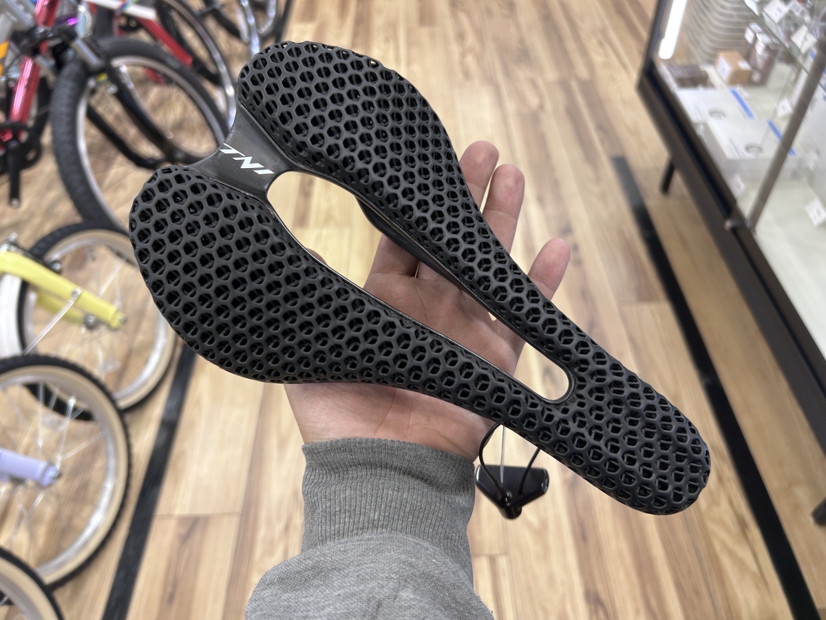 3Dプリントサドル ELVES エアロダイナミックサドル ブラック エルヴス