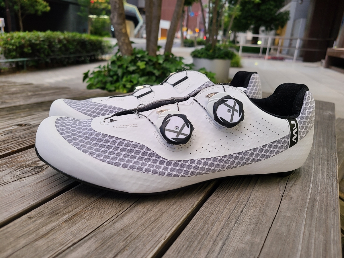 今なら10％オフ！ メッシュアッパーで快適なビンディングシューズ