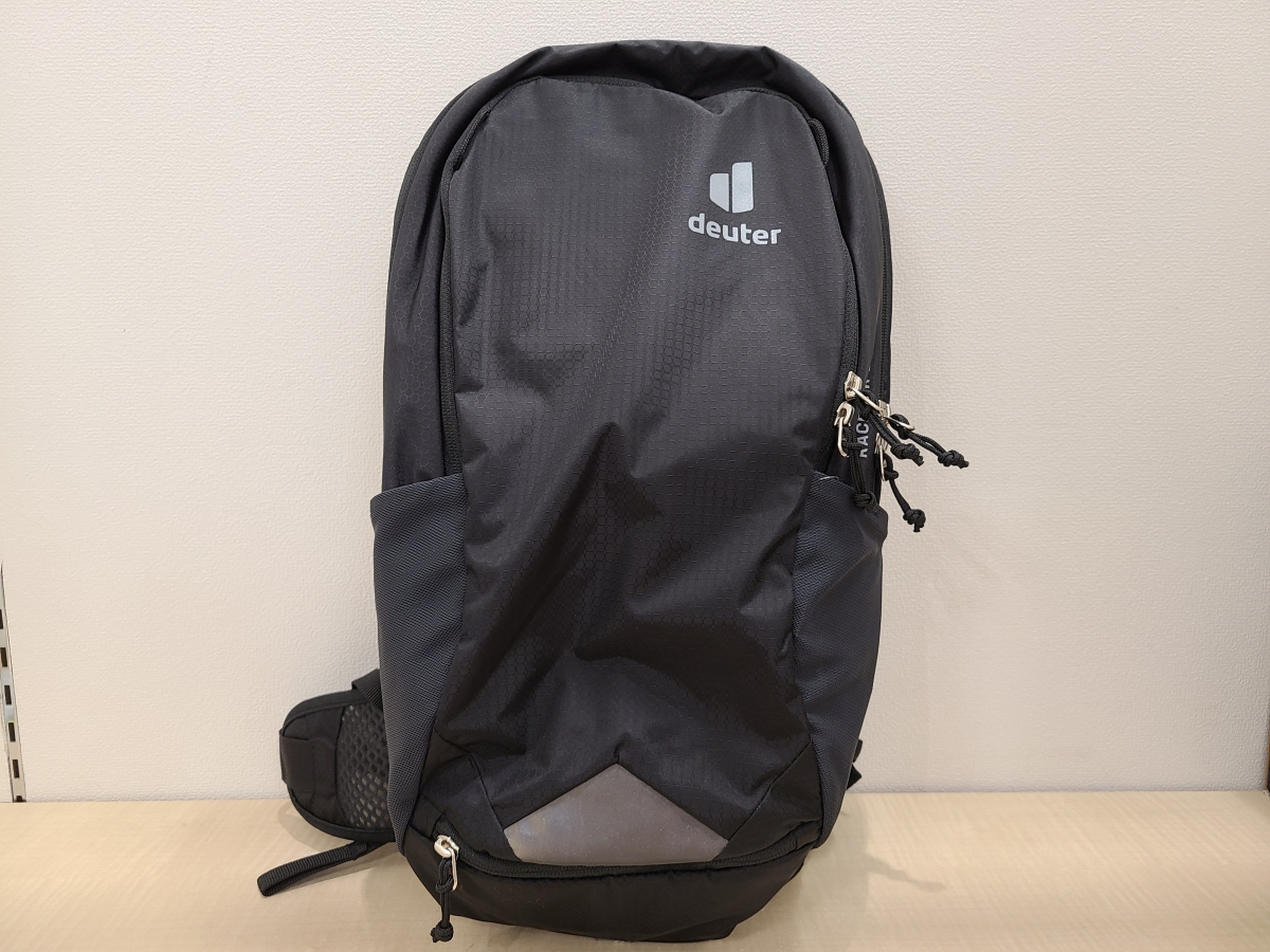 通気性抜群！背中が蒸れない定番バックパック DEUTER RACE AIR 10