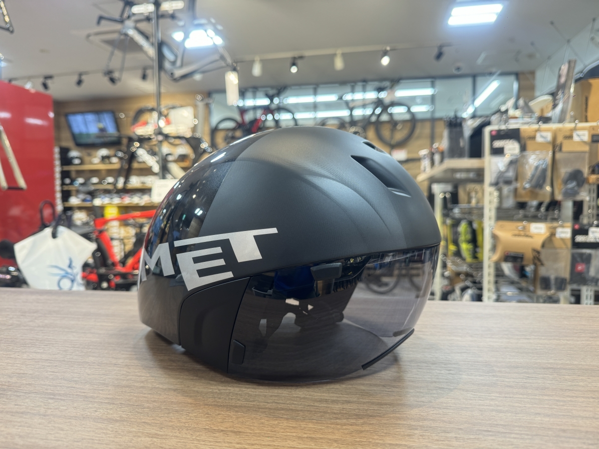 プロチームも使用しているコスパに優れたエアロヘルメット MET
