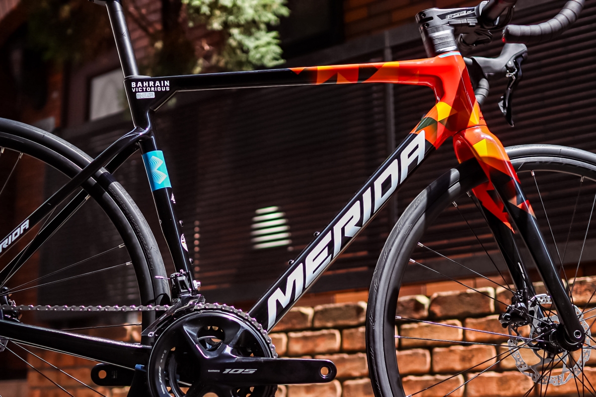 人気のバーレーンカラーまだございます！MERIDAのカーボンオール