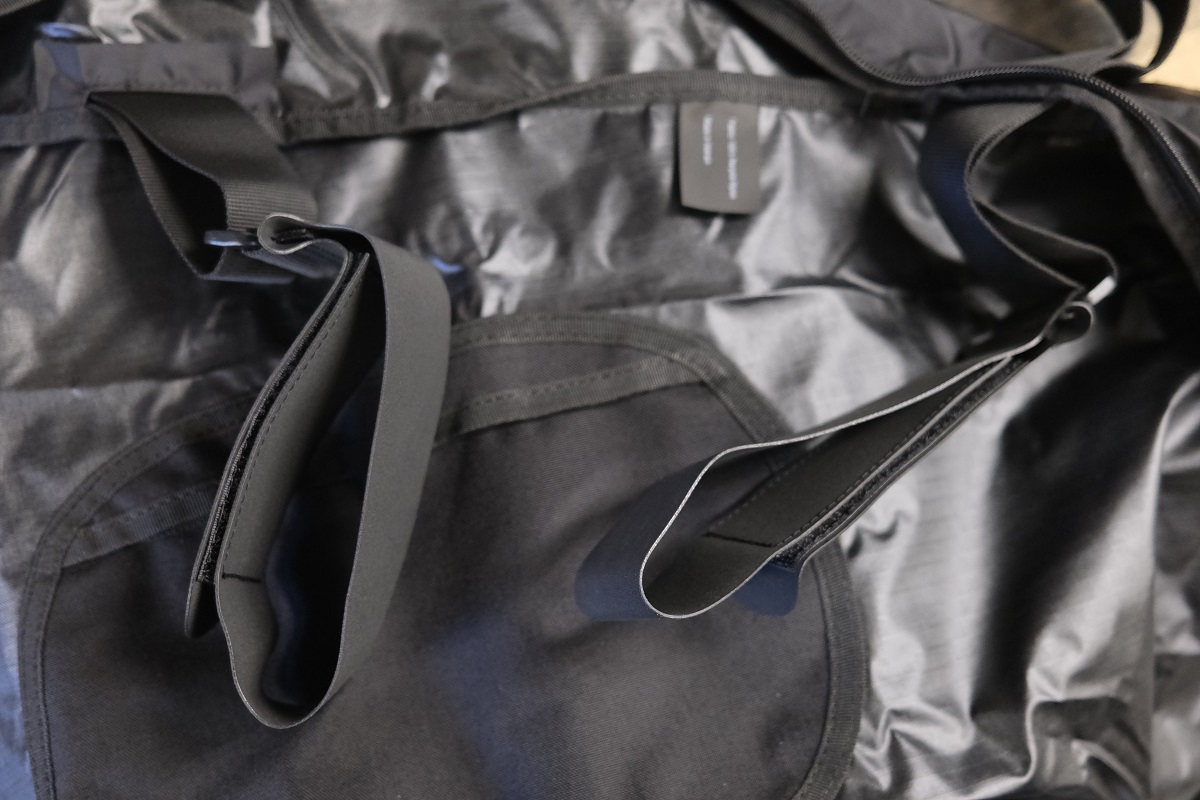 BROMPTON】シンプルで扱いやすい純正の輪行袋が登場 | 上野、御徒町で