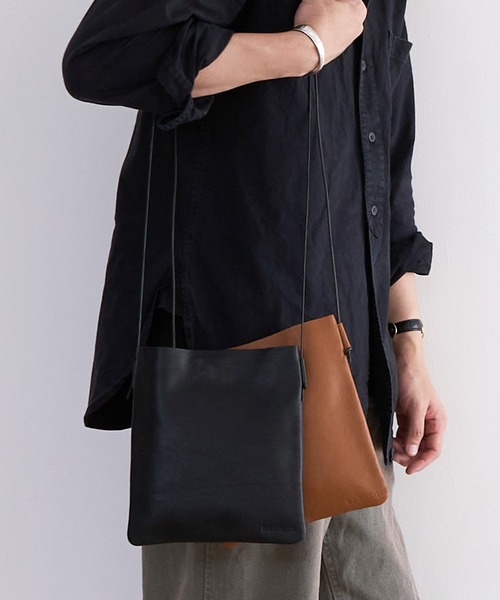 BICASH（ビカーシ） ショルダーバッグ レザースクエアサコッシュ(B844