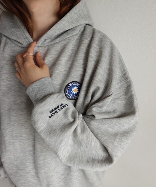 パーカー サガラ刺繍ワッペンロゴプルオーバーパーカー レディース