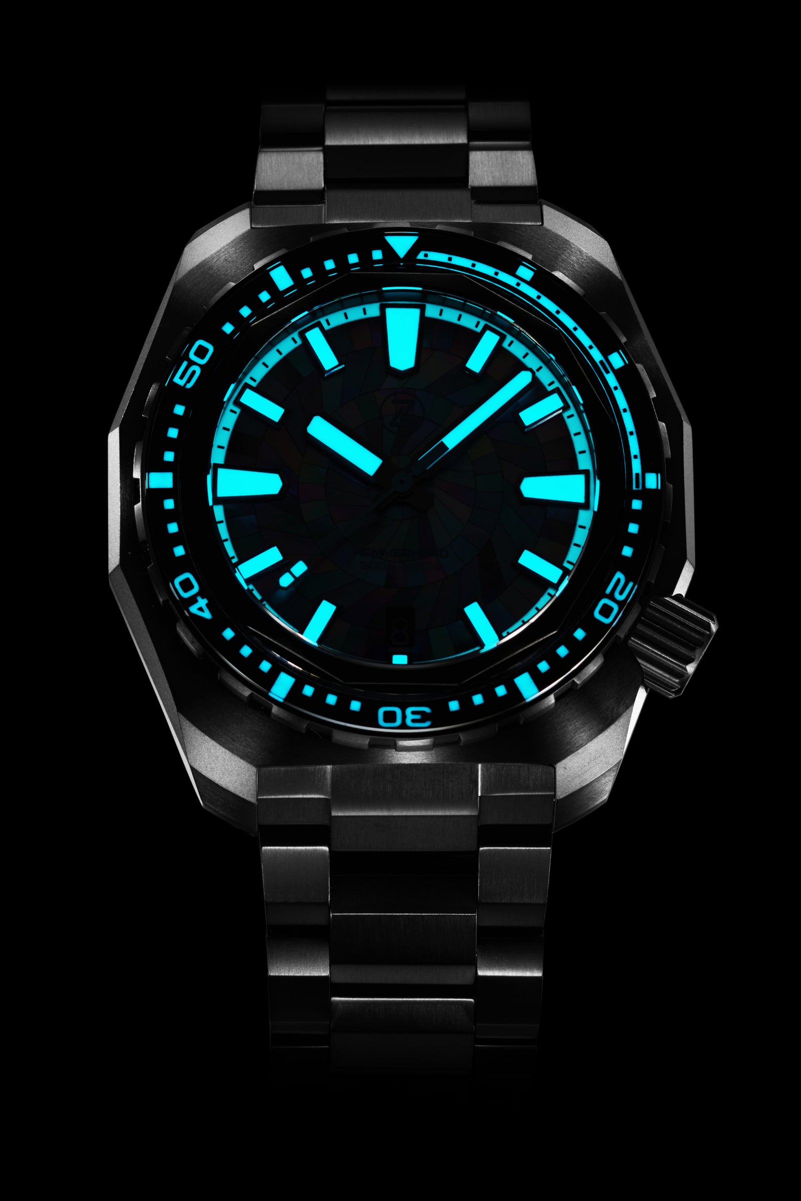 Hammerhead V3 300m DLC 'Mosiac MOP' – Zelos Watches