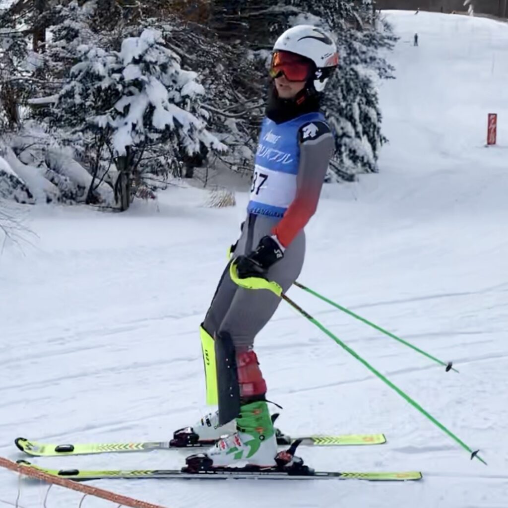 基礎からわかる】アルペンスキーで欲しいワンピースについて【徹底解説】