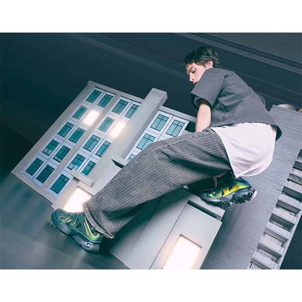 SALOMON SNEAKERS サロモンスニーカーズ XT-WHISPER VOID ウィスパー