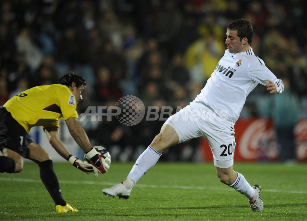 レアル・マドリード10連勝 ロナウドとイグアインが2得点 写真9枚