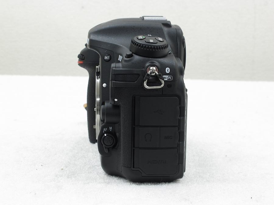 新品未使用】 ニコン NIKON D500 ボディ カメラ 元箱付 @35914 / 中古