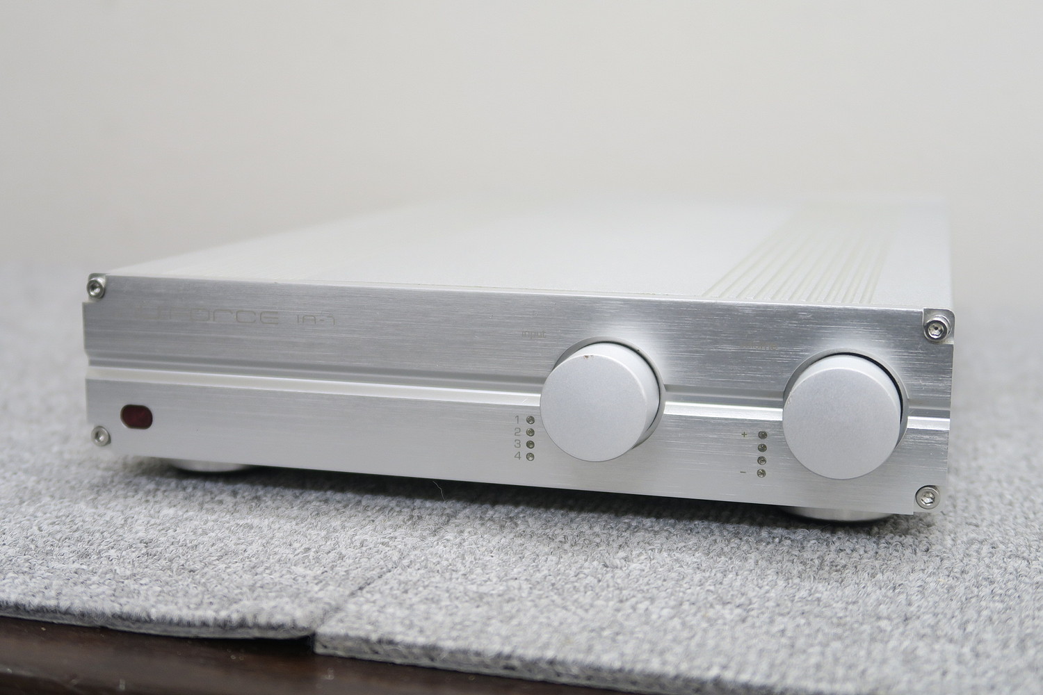 ニューフォース NuForce IA-7 V3 プリメインアンプ @49105 / 中古