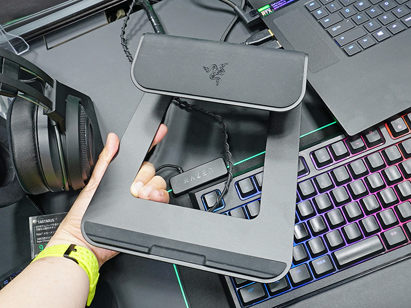Razerの光るノートPC用スタンドが入荷、USB 3.0ポート搭載 - AKIBA PC