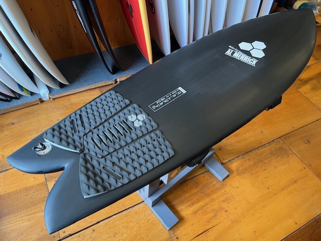 NEWボード【CI MID・CI FISH】と 台風くずれの熱帯低気圧接近